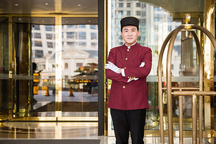 酒店管理大堂經理高清正版圖片下載——編號501124914，展現專業與優雅